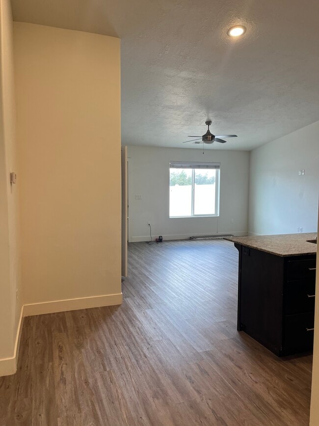 Building Photo - 2155 N 550 W