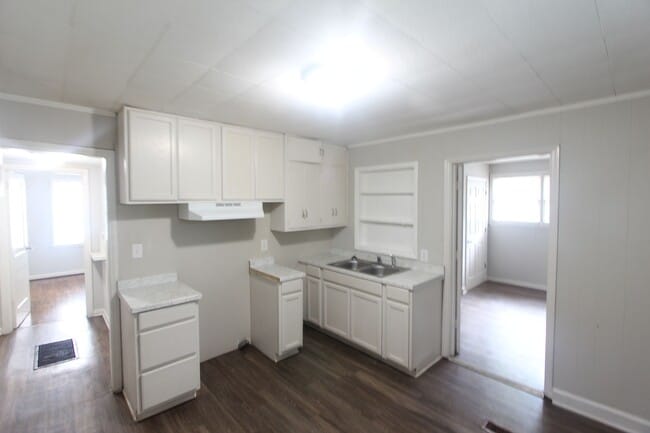 Building Photo - New On The Market! Fresh New Updates!! Better Hurry To See This One!!