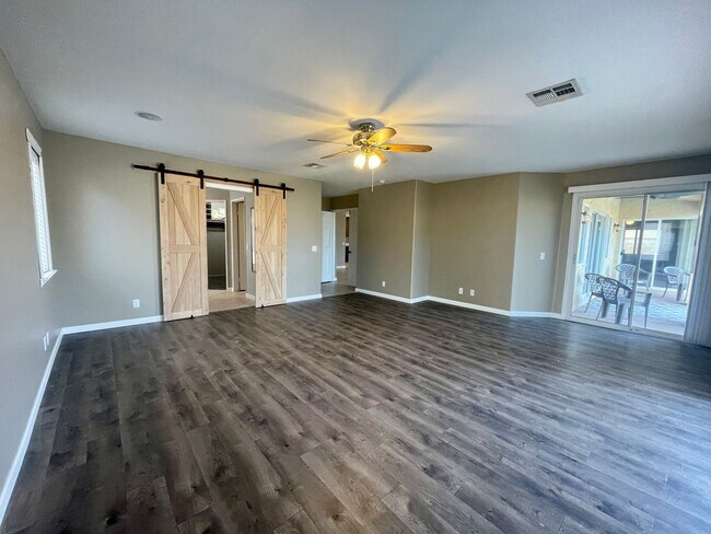 Building Photo - COMING SOON!!! Beautiful 3 Bedroom, 2 Bathroom + Den Residence in the Heart of La Quinta!