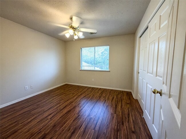 Building Photo - 2439 Shelby Park Dr