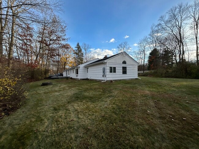 Building Photo - 185 Branchville Rd