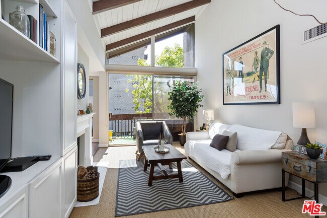 Primary Photo - 1340 S Beverly Glen Blvd