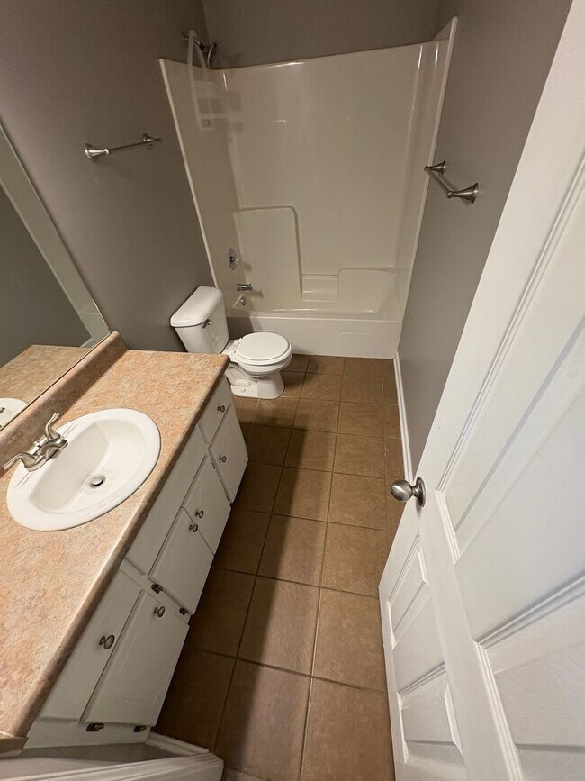 Building Photo - 218 Wakefield Way