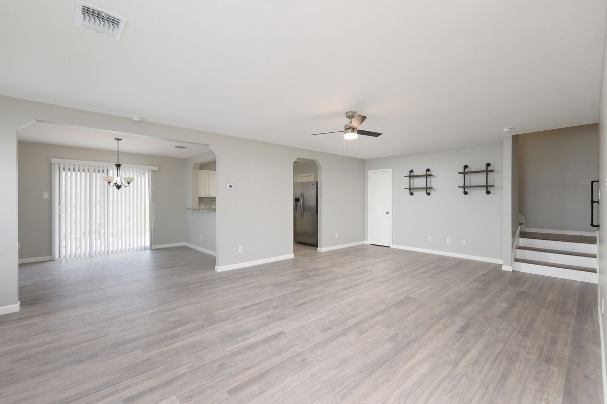 Building Photo - 25130 Longbranch Run