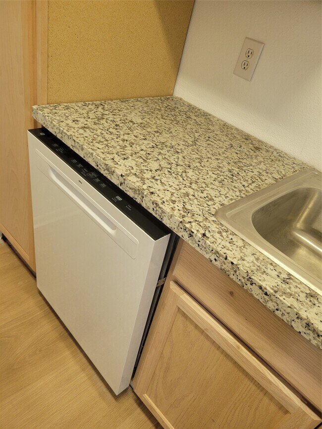 Building Photo - 8425 Hearth Dr