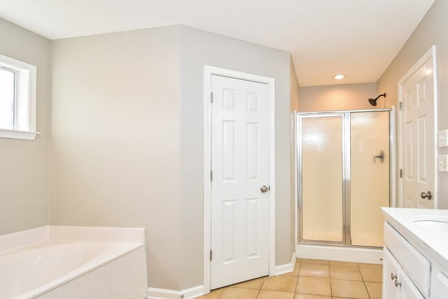 Building Photo - 184 Pebble Creek Cove E