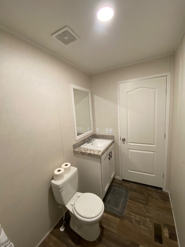 Building Photo - 325 Robin Ln