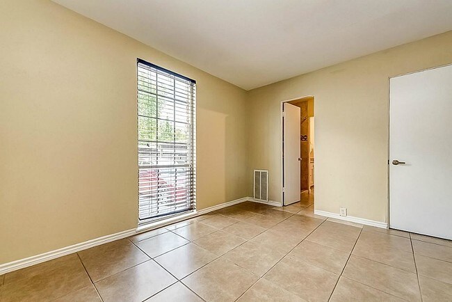 Building Photo - 5353 Institute Ln