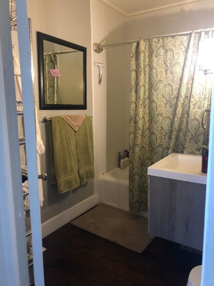 Building Photo - 126 SW 4th St