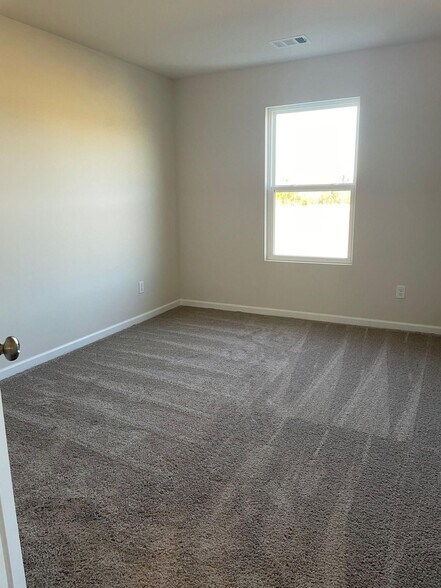 Building Photo - 113 Fister Dr