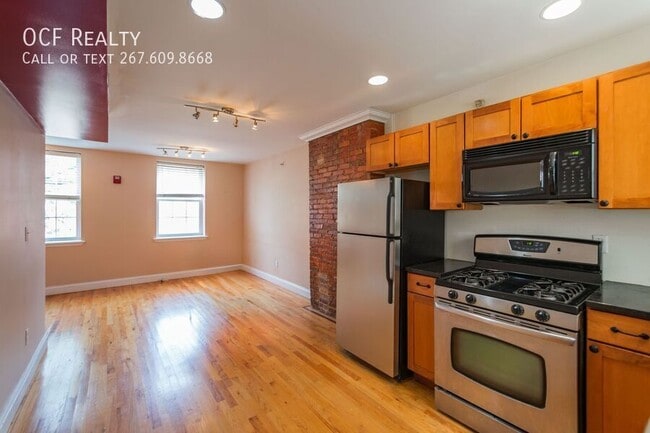 Primary Photo - 1538 Christian St
