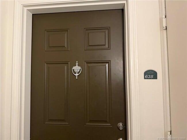 Building Photo - 610 Clematis St