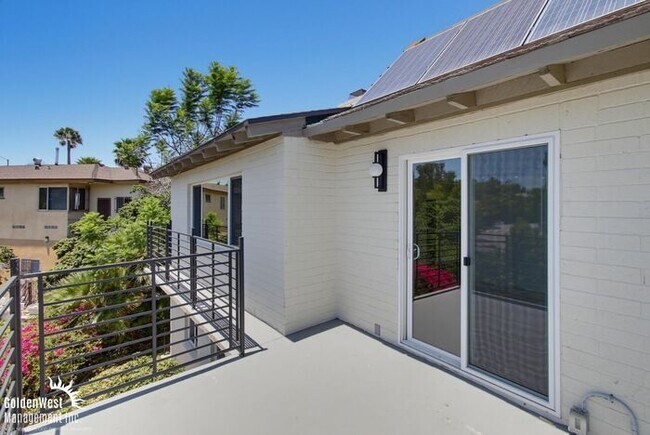 Building Photo - Stylishly Updated 3Bdm 2Ba Main Home in San Diego - MI Special!