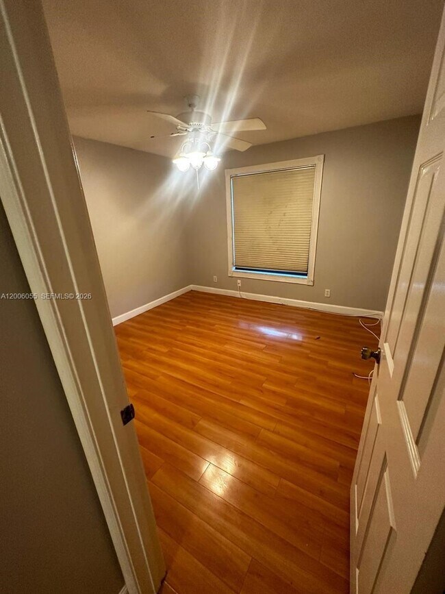 Building Photo - 7671 Courtyard Run W