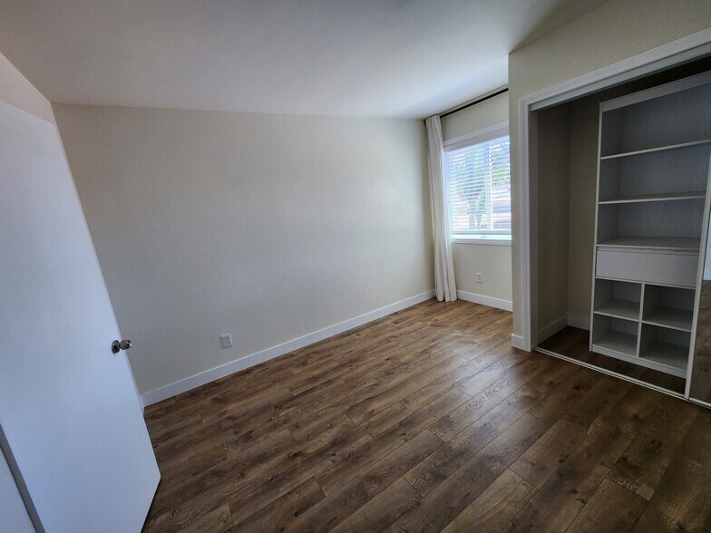 Building Photo - 4030 Mount Acadia Blvd