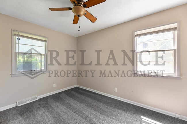 Building Photo - 6505 N Randall Dr