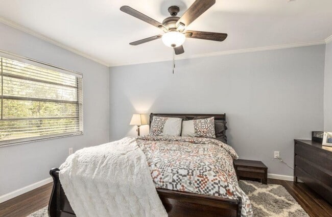 Building Photo - Beautifully maintained 2-bedroom, 2-bathroom home with a garage in Westwood