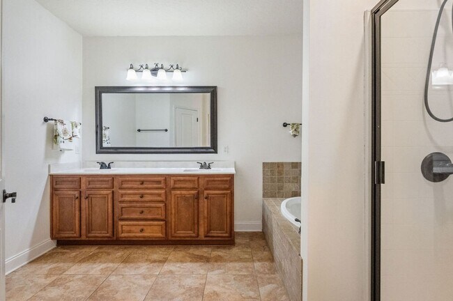 Building Photo - Sprawling 4-BR Niceville Rental with Gourmet Kitchen & 2-Car Garage!