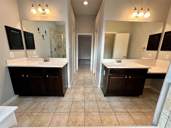 Building Photo - 12102 Cove Harbor Ln