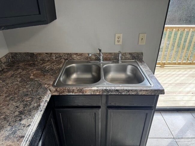 Building Photo - 711 Tumbleweed Trail