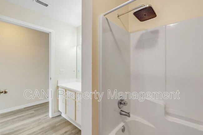 Building Photo - 1601 Big Tree Rd