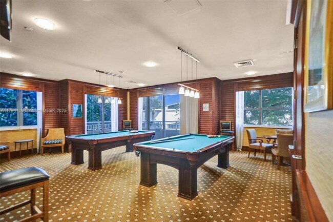 Building Photo - 19501 W Country Club Dr