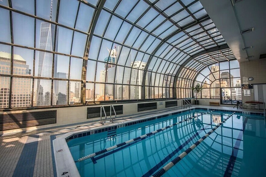 Swimming Pool - 200 Rector Pl