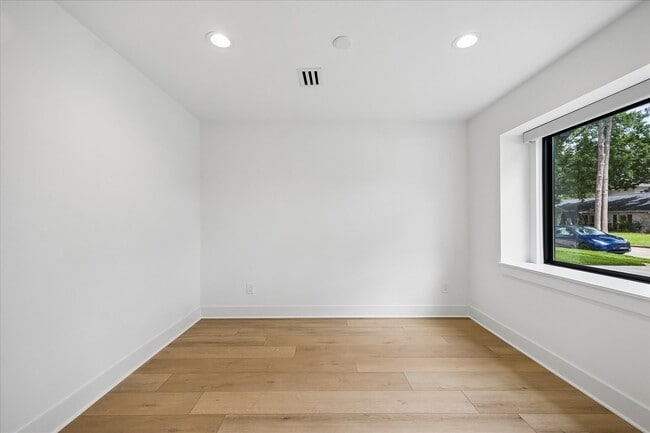 Building Photo - 12510 Mooreknoll Ln