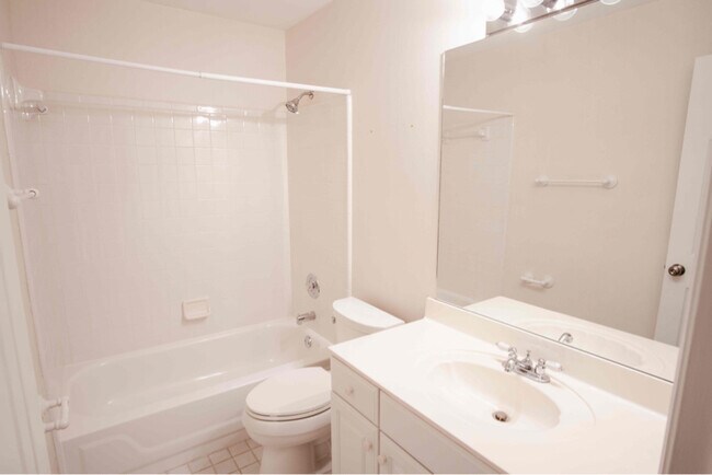 Building Photo - 1465 Rosewood Creek Dr