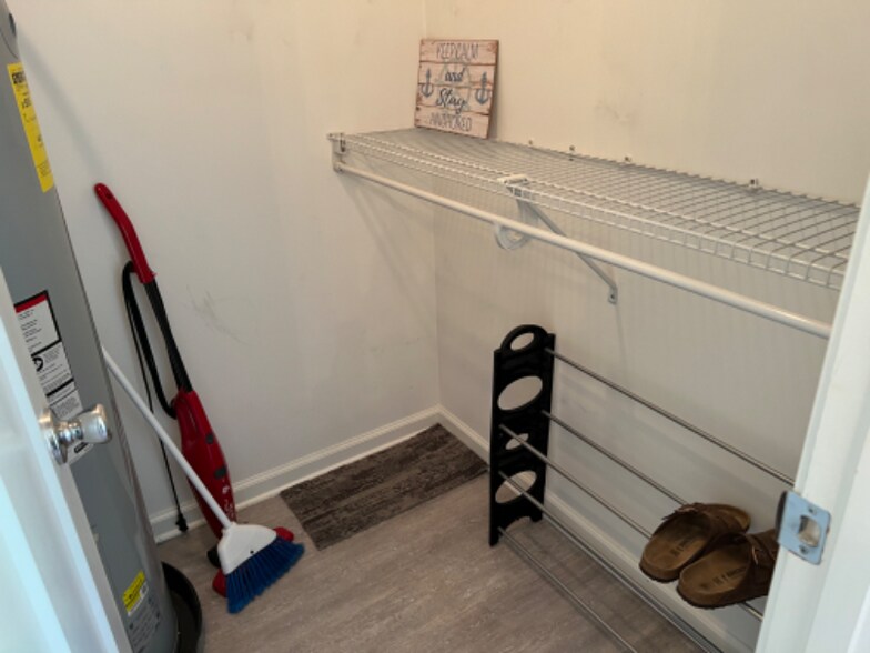 Building Photo - 1015 Calhoun St