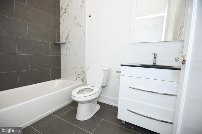 Building Photo - 6164 Ridge Ave