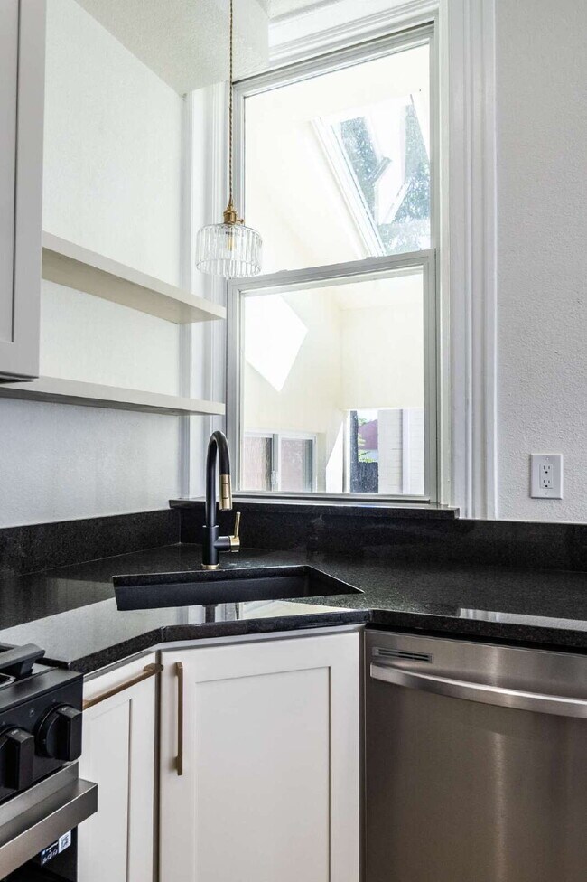 Building Photo - "COMING SOON" Stunning Remodeled Patio Hom...