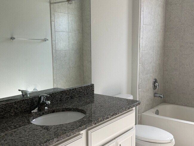 Building Photo - Stunning 2 story home in Ocoee