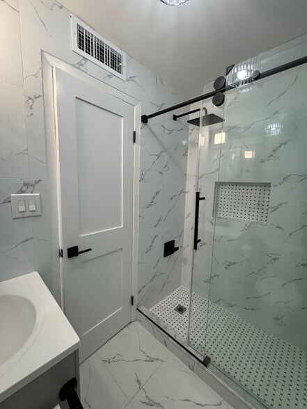 Building Photo - 27 Alan Ter