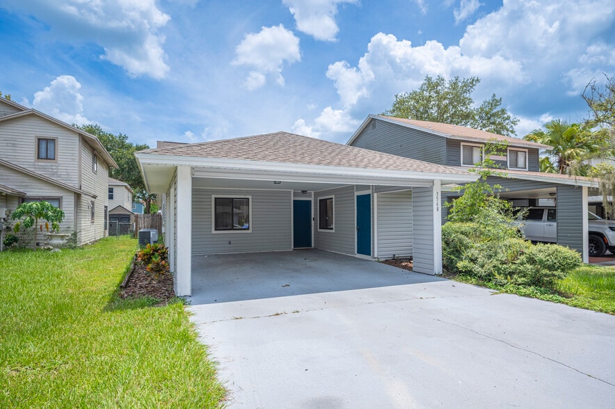 Covered parking - 3568 Raintree Ln