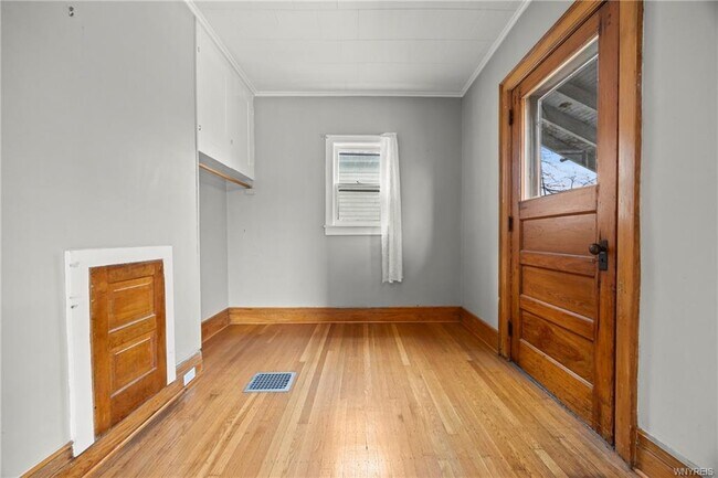 Building Photo - 411 Breckenridge St