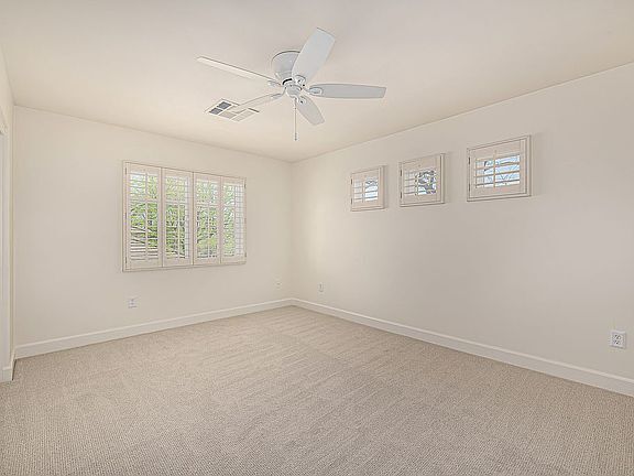 Building Photo - 122 W Cottage Ln