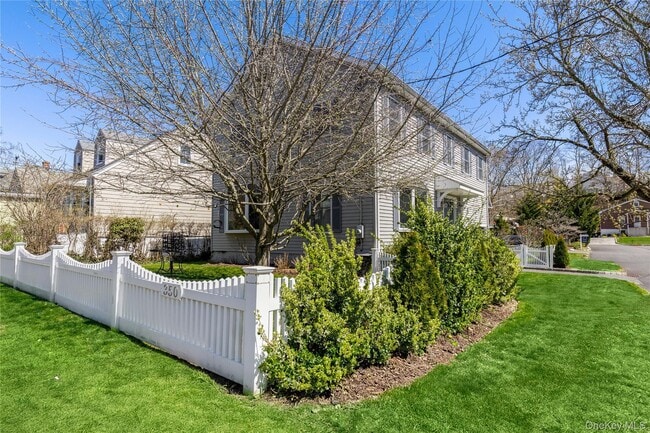 Building Photo - 350 Midland Ave