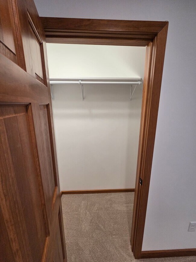 Building Photo - 2904 Parkridge Ave