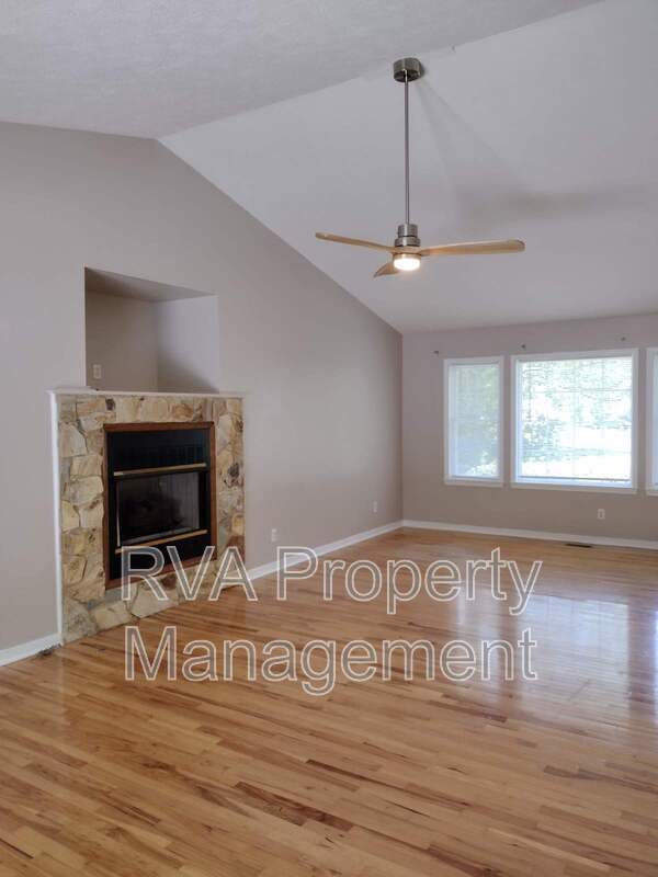 Building Photo - 5815 Meadowood Pl