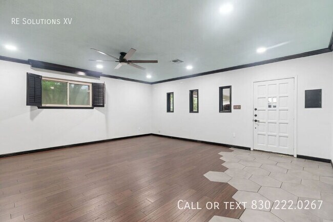 Building Photo - 28160 Windwood Dr E