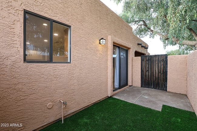 Building Photo - 8940 W Olive Ave