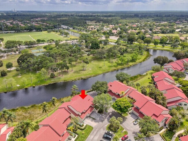 Building Photo - 6 Lexington Ln E