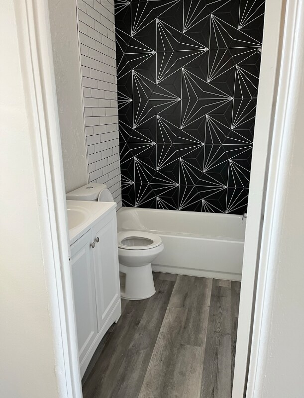 Building Photo - 920 E Montebello Ave