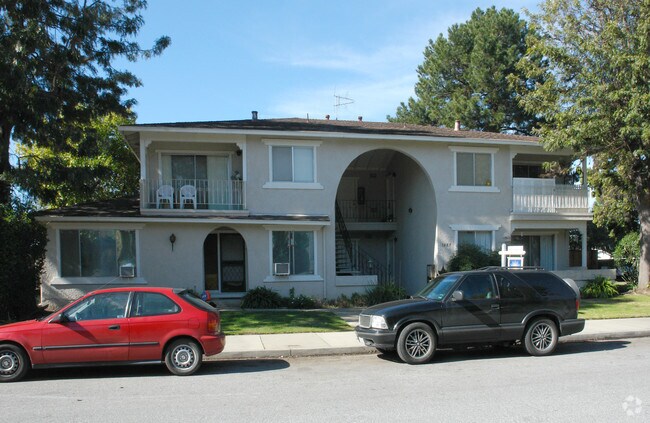 Building Photo - 1085 Delna Manor Ln