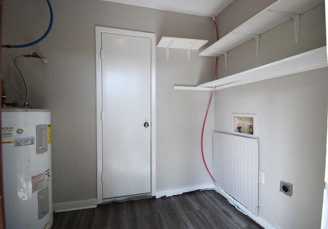 Building Photo - Economical 2 Bedroom Duplex in South Tyler-Lawn Care Included!
