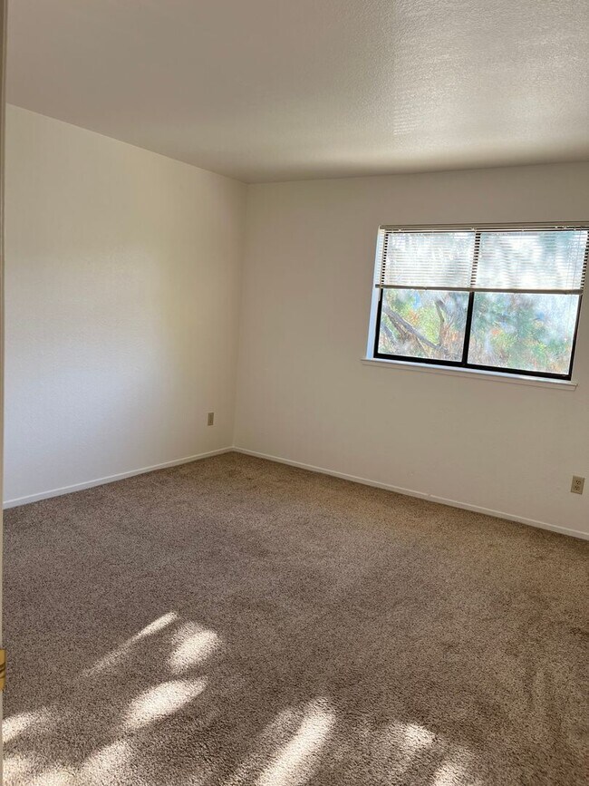 Building Photo - SouthMainStreet -4plex