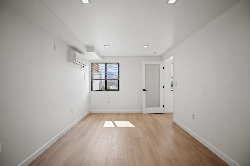 Building Photo - 1139 Bellevue Ave