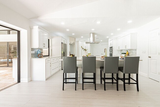 Building Photo - Naples Annual Rental –Single-Family Home w...