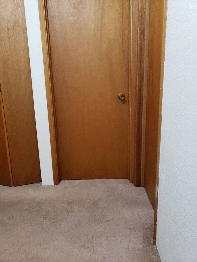 Building Photo - 2005 NE Terre View Dr